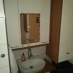 Michoart Ostanak kod kuće